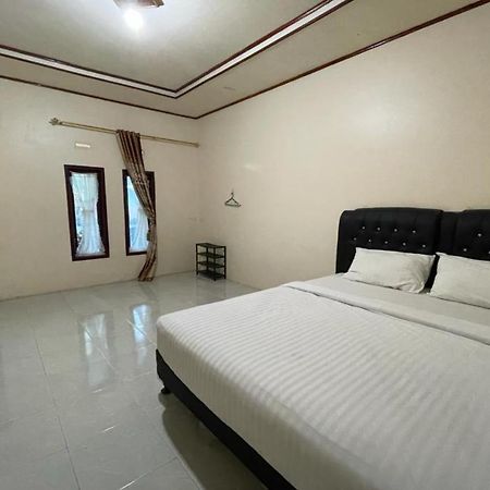 Oyo 92464 Efniati Homestay Syariah Payakumbuh Екстериор снимка